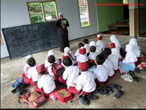 PUISI BAHASA INGGRIS TENTANG SEKOLAH BESERTA ARTINYA TERBARU